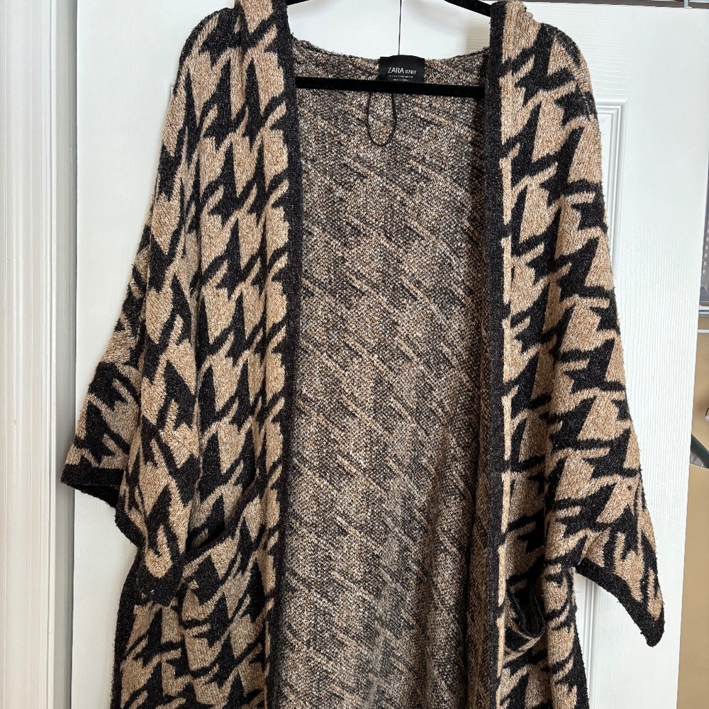 Zara Knit Hooded Houndstooth Poncho Cardigan Brown Black